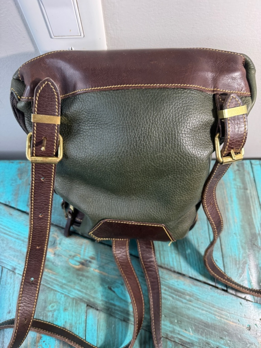 Vintage Roots Green & Brown Leather Backpack - Picture 10 of 10